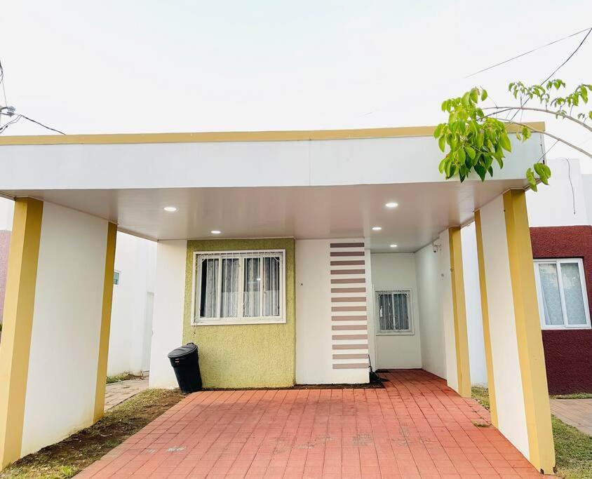 Moderna Casa Amueblada En Residencial Privada Villa San Miguel Esterno foto